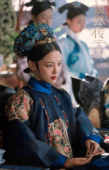 佩戴十八件珠宝登封面！辛芷蕾潇洒挥别旧爱，却变得越来越女神？