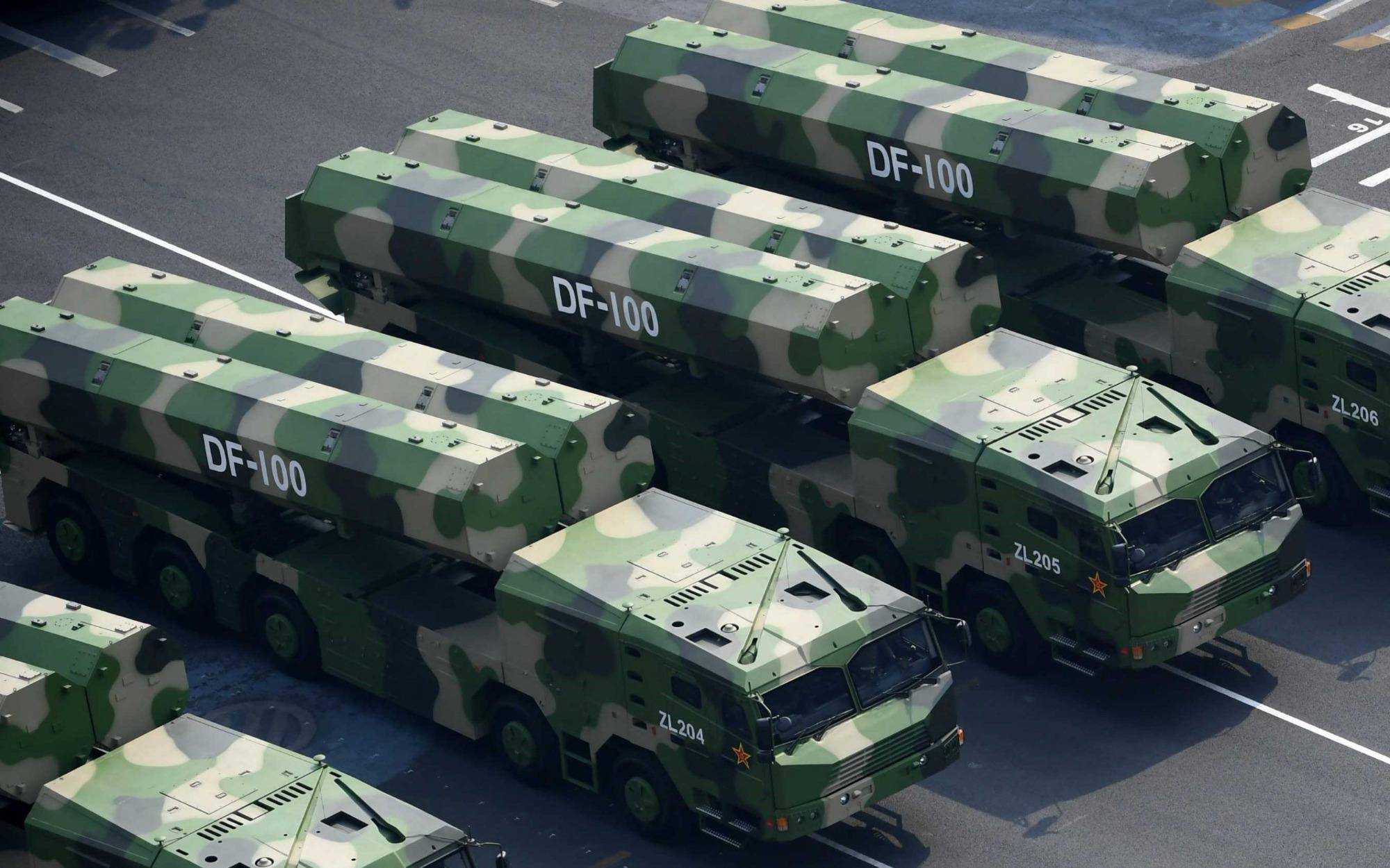 全程4马赫直达关岛,东风-100实弹画面首度曝光,向美国发出明确警告!