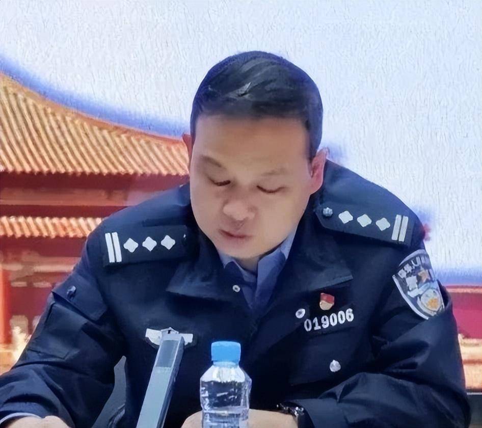 危印国,主动投案