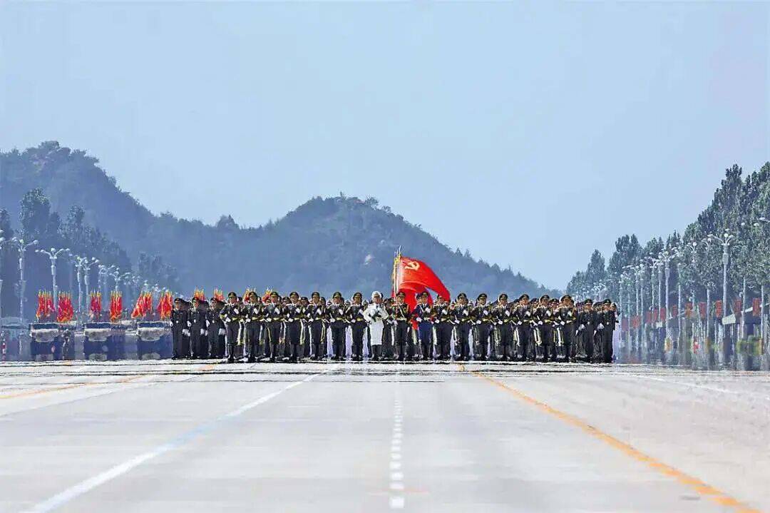 此时此刻的天安门广场