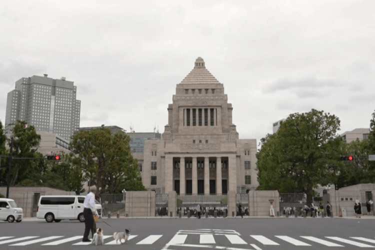 石破茂黯然下台 自民党“双少数”困局谁来破?