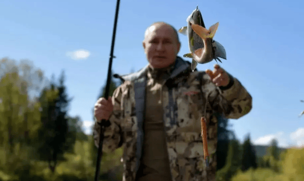 北约对俄军开火,多架军机被击落,美防长打给中方,董军防长果断划下红线