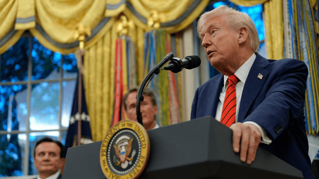 2天时间已过，中方推迟通话，特朗普口风变了：美国想帮助中国