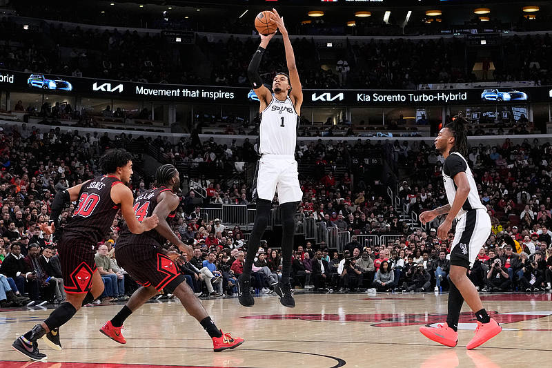 成NBA历史首人，文班亚马：已准备好挑战更强的球队